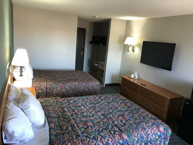 Motel Countryside Inn & Suites