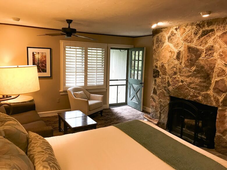 Hotel Mountain Lake Lodge