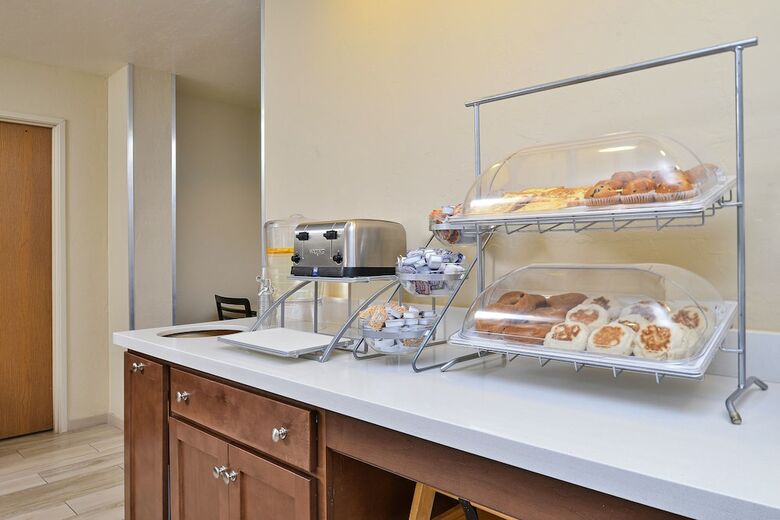 Hotel Comfort Suites At Tucson Mall