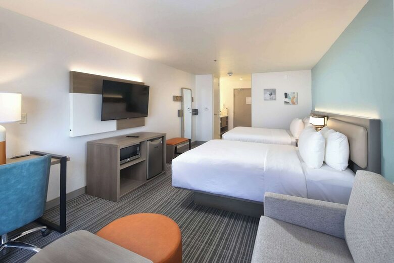 Hotel Comfort Suites At Tucson Mall
