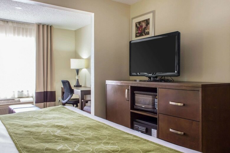 Hotel Comfort Suites At Tucson Mall