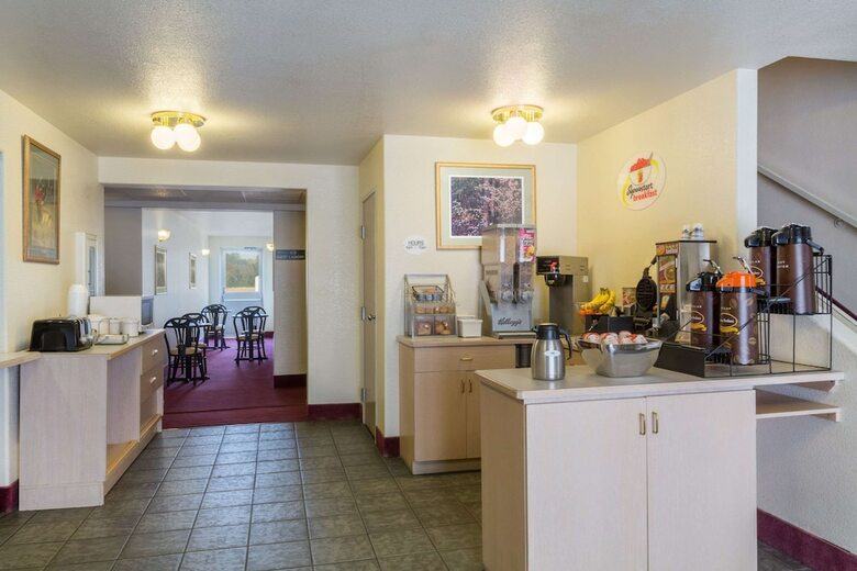 Hotel Super 8 By Wyndham Hamilton