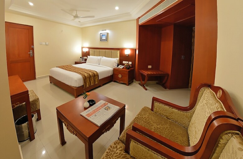 Metro Grand Hotel
