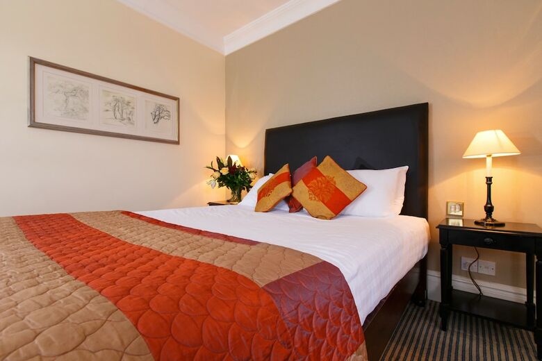 Kingston Lodge Hotel