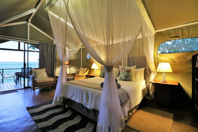 Crocodile Bridge Safari Lodge