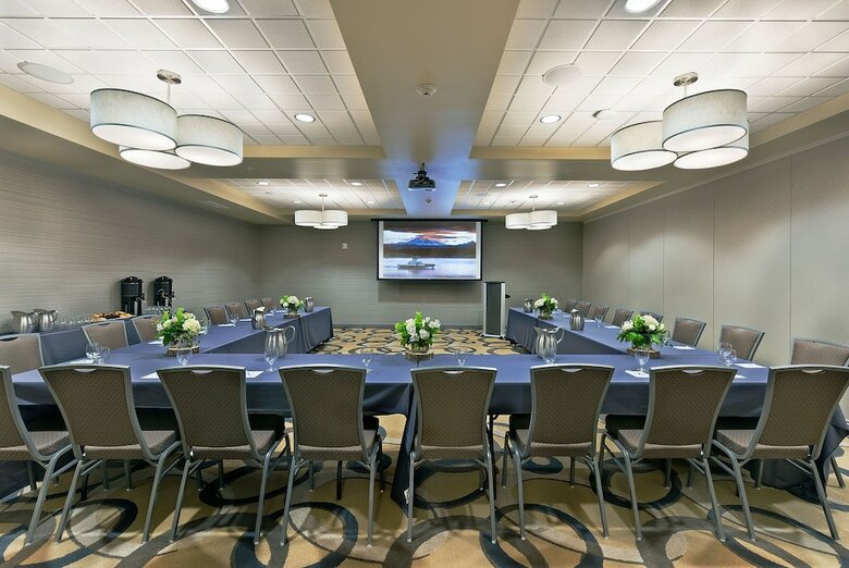 Hotel Oxford Suites Bellingham