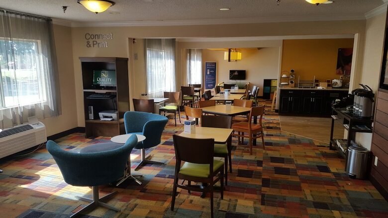 Hotel Quality Inn & Suites