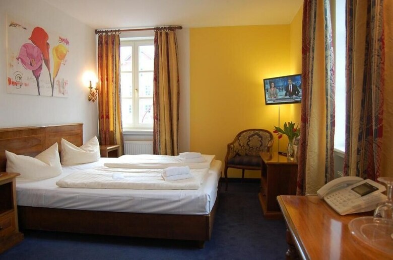 Hotel K�nigin Olga