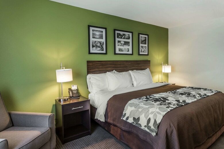 Hotel Sleep Inn & Suites