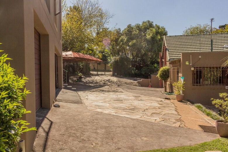 Moonflower Cottages