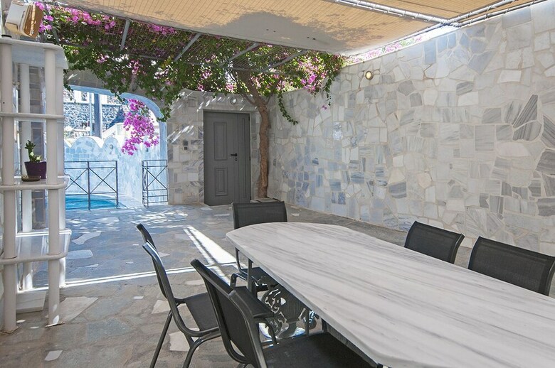 Hotel Roubeti Village