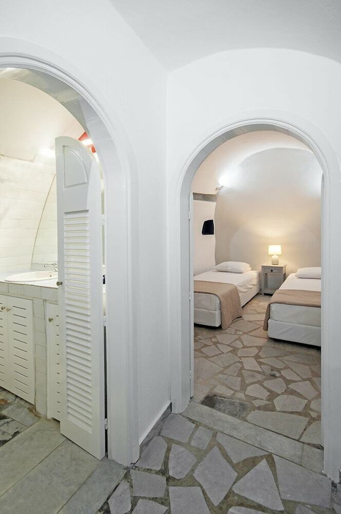Hotel Roubeti Village