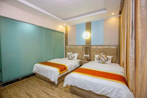 Yuhang Business Hotel