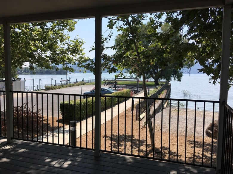 Clear Lake Cottages & Marina