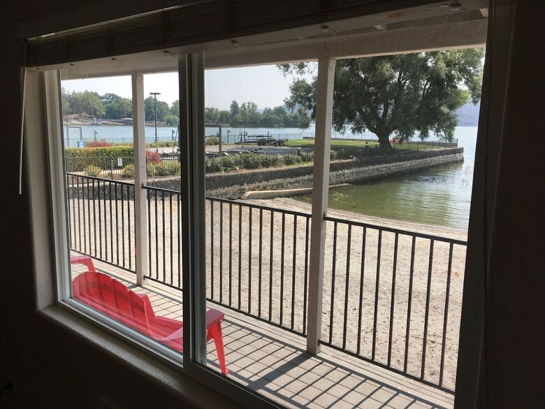 Clear Lake Cottages & Marina