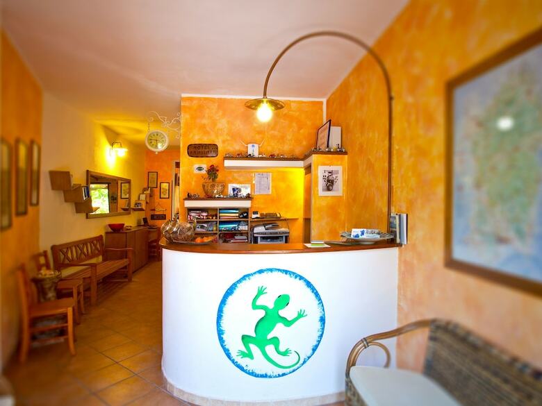 Ariadimari Hotel