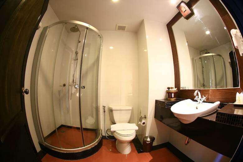 Ruean Phae Royal Park Hotel