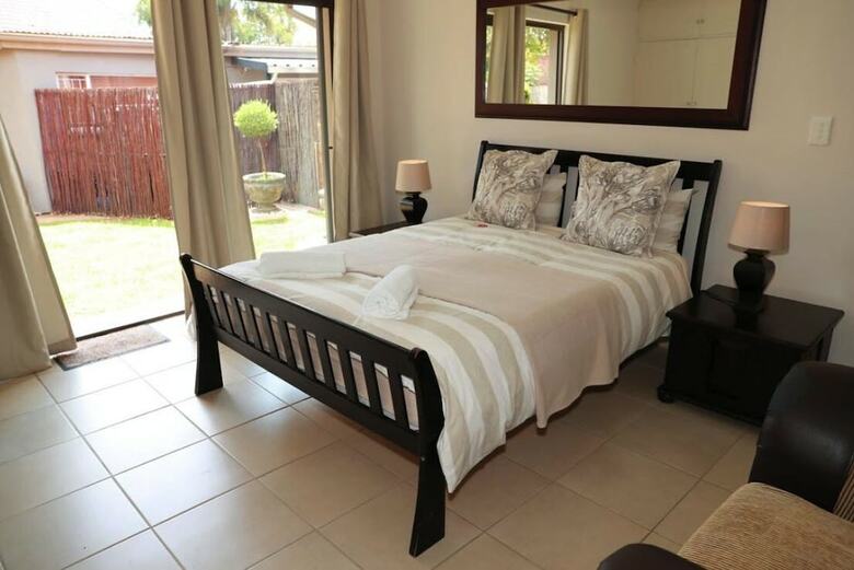 Hotel Big 5 Guest House