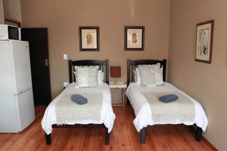Hotel Big 5 Guest House