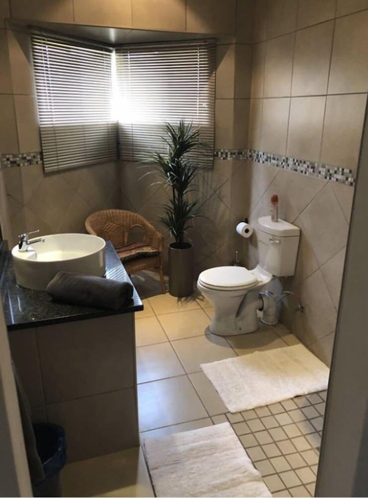Hotel Big 5 Guest House