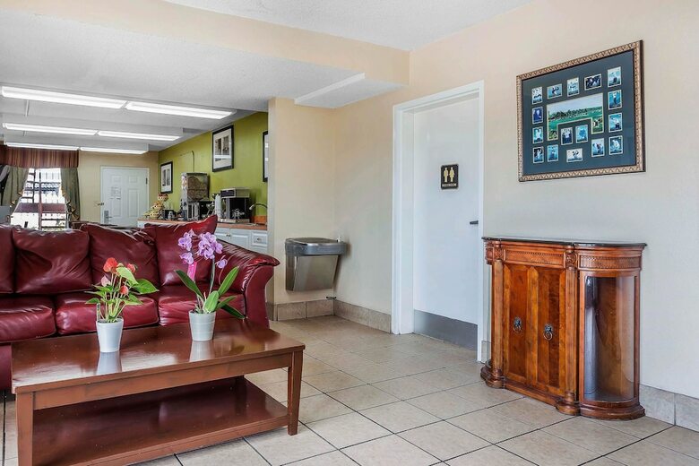 Hotel Rodeway Inn