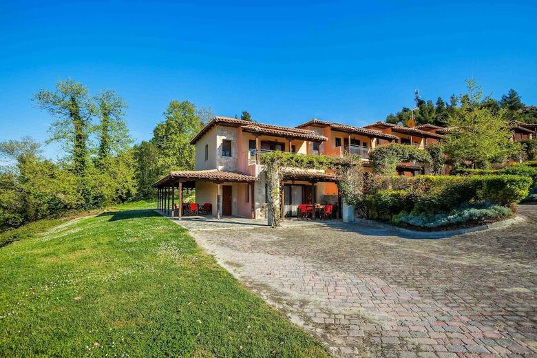 Akritas Ef Zin Villas & Suites