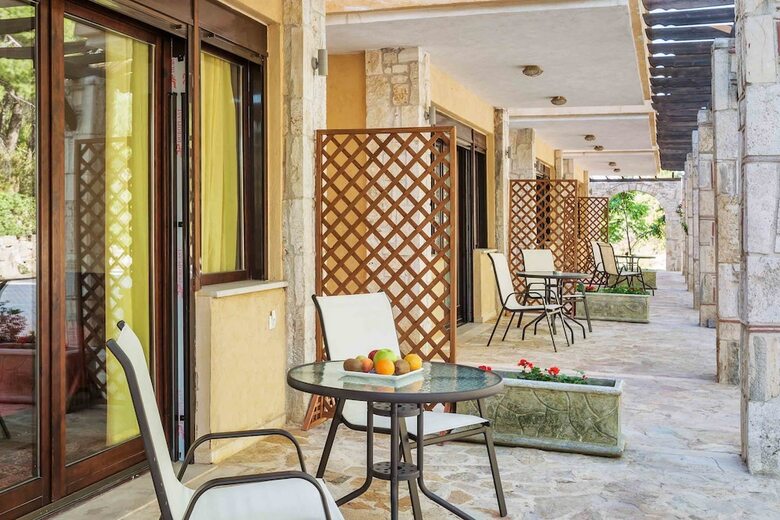 Akritas Ef Zin Villas & Suites