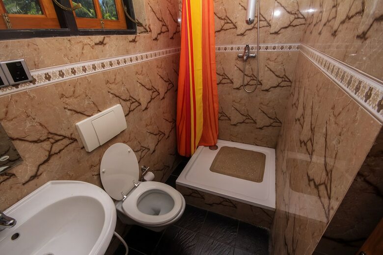 Hotel Negombo Village