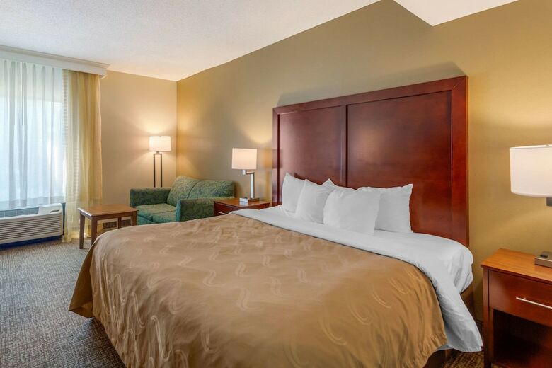 Hotel Quality Inn & Suites Olde Town