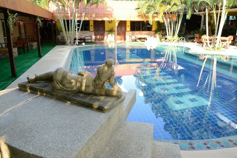 Hotel Baanplaidoi Resort