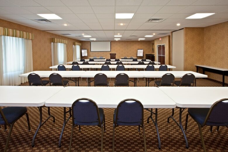 Holiday Inn Express Hotel & Suites Frankfort