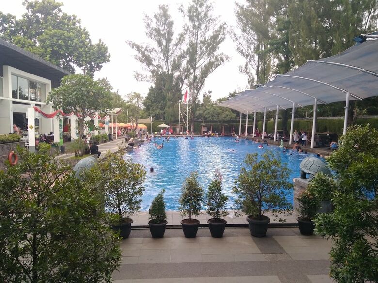Oasis Siliwangi Sport Hotel