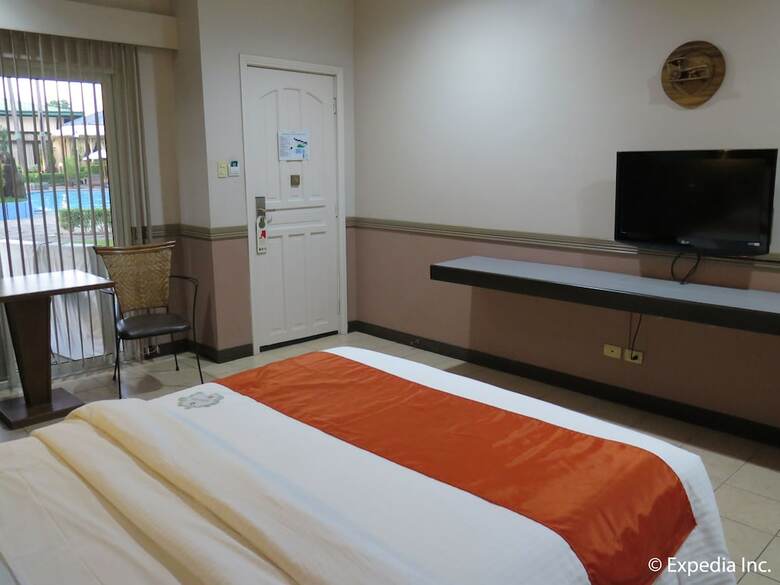 Hotel Batangas Country Club