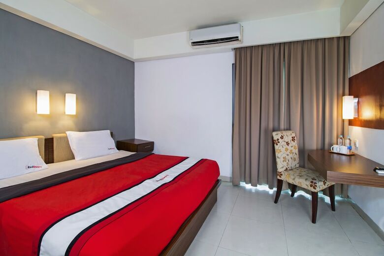 Hotel Reddoorz Plus Near Rs Pertamina