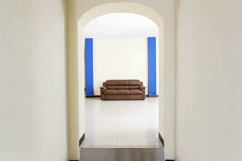 Hotel Reddoorz Plus @ Jalan Pemuda Jakarta