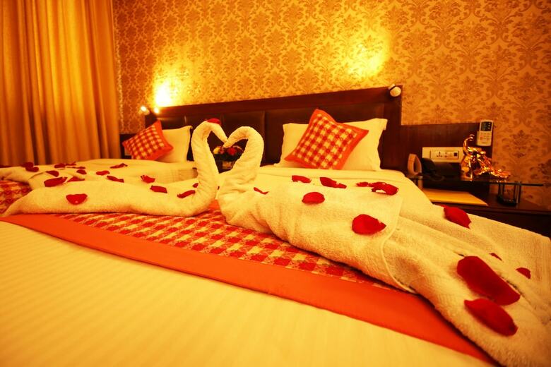 Yellow Pagoda Hotel