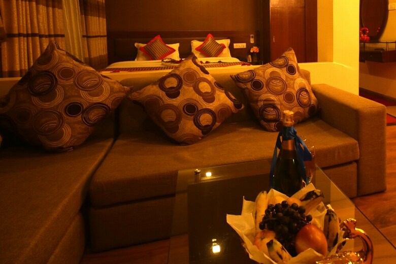 Yellow Pagoda Hotel
