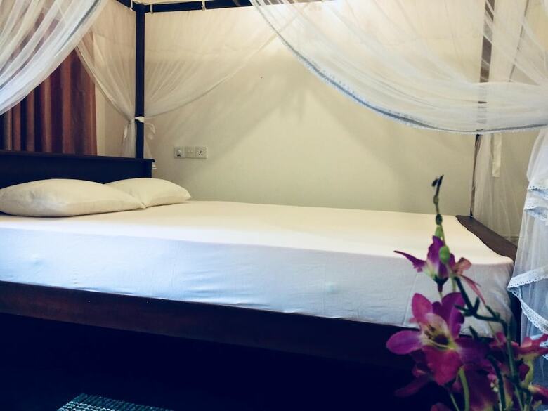 Hotel Damith Tourist Inn