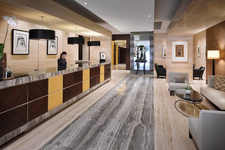 Dubai Marriott Harbour Hotel & Suites