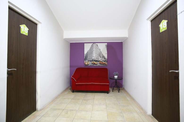 Hotel Reddoorz @ Lebak Bulus Raya 3