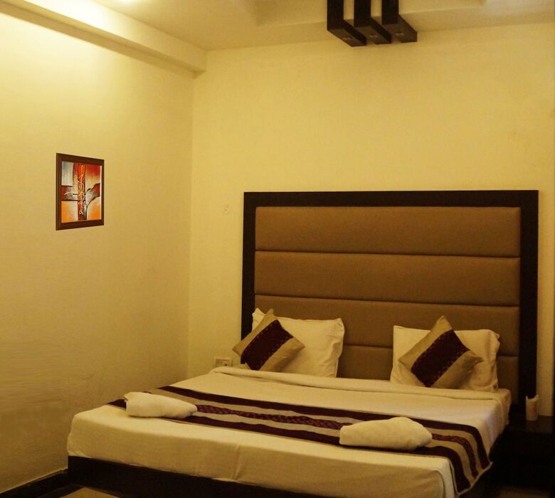 Hotel Optimum Sheela Inn @ Taj