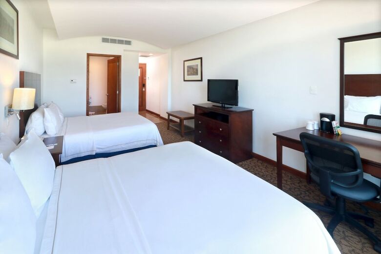 Hotel Holiday Inn Express Nuevo Laredo