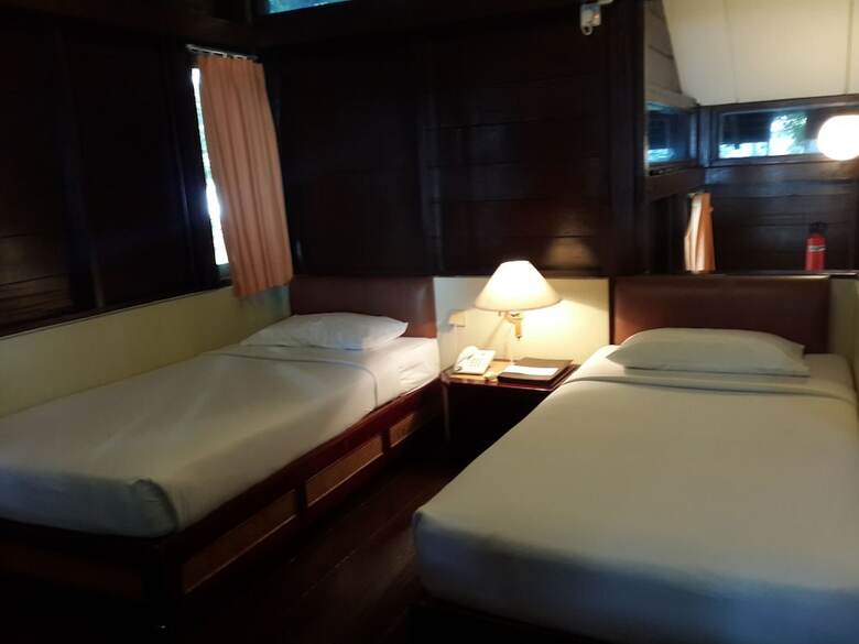Hotel Pulau Ayer Resort And Cottages