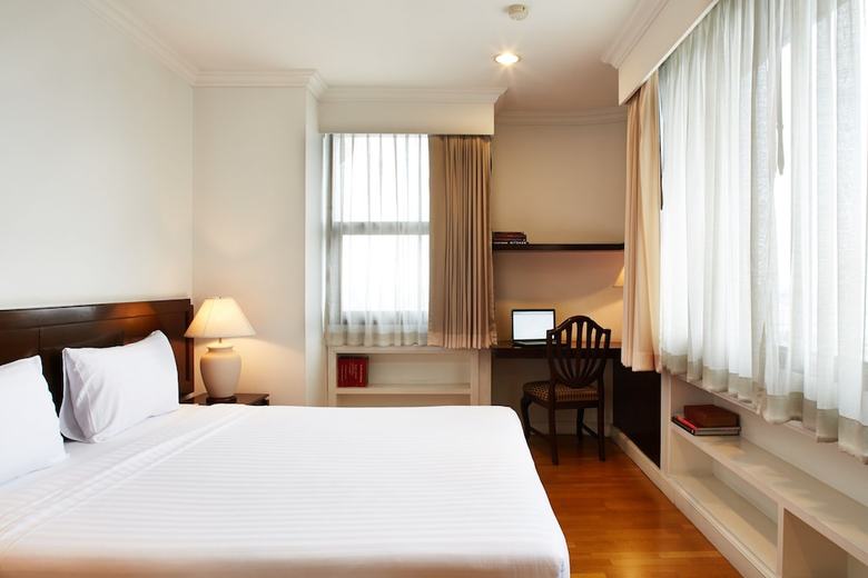 Riverine Place Hotel And Residence