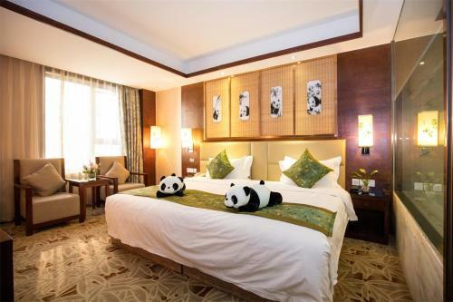Chengdu Panda Prince Culture Hotel
