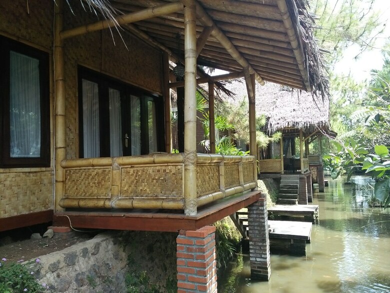 Hotel Bukit Alamanda Resort & Resto