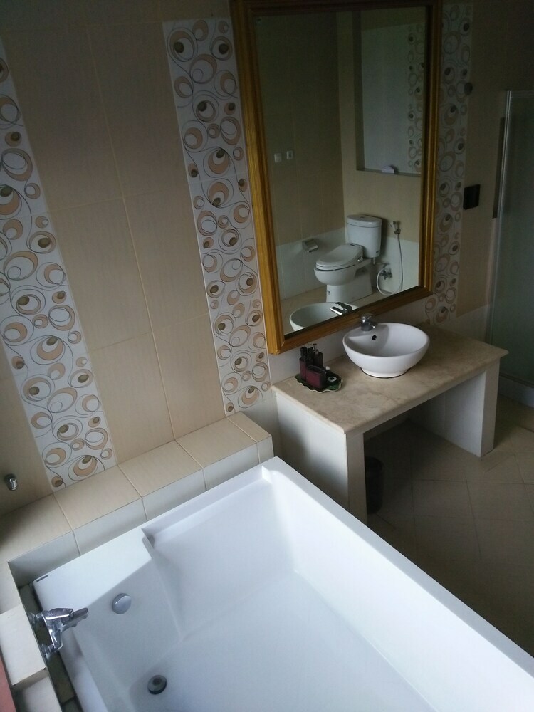 Hotel Bukit Alamanda Resort & Resto