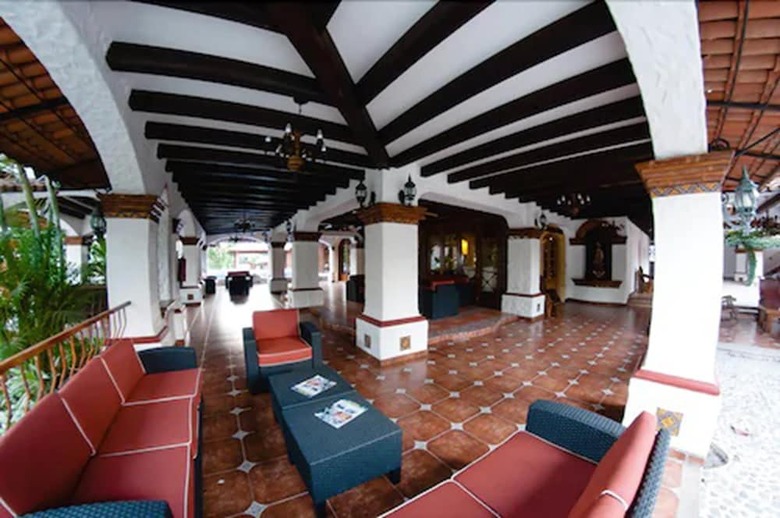 Hotel Estancia Villa Real