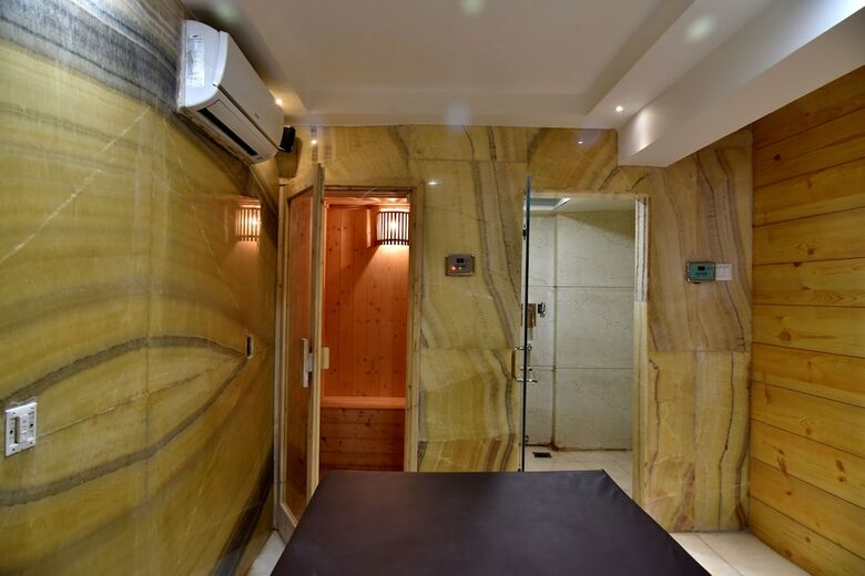 Hotel Clarks Inn Suite Gwalior