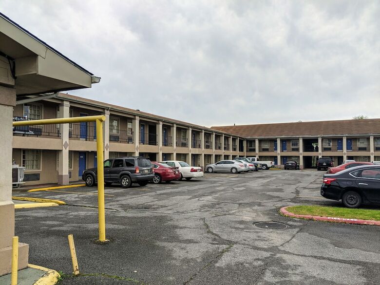 Motel Lake Houma Inn